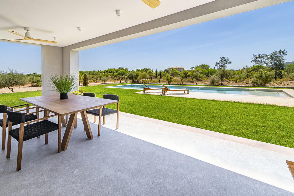 Spectacular new construction finca with pool in Santa María