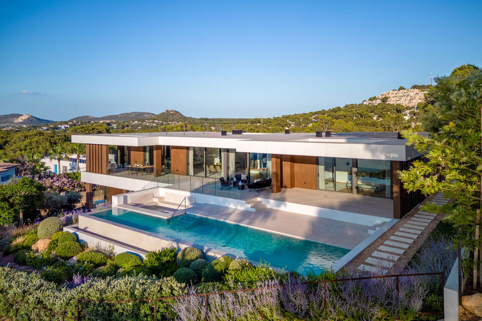 Moderne Luxus-Neubauvilla in 2. Meereslinie in Nova Santa Ponsa