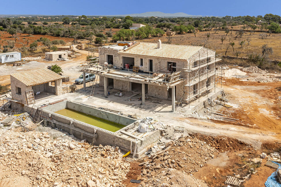 Extravagante Neubau-Finca mit Pool in ruhiger Lage bei Ses Salines