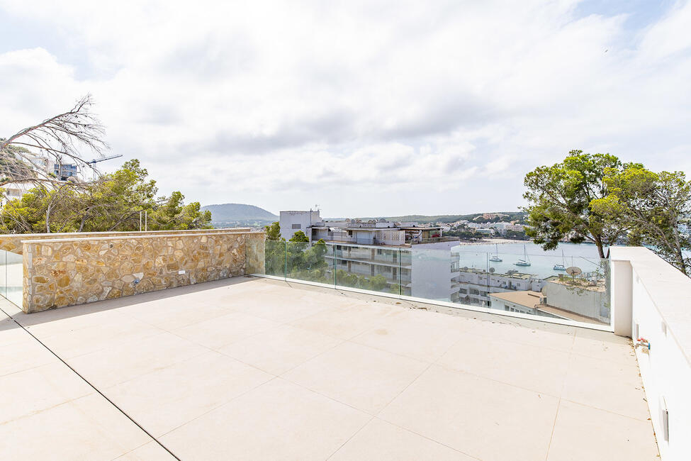 Luxuriöse Neubau-Villa mit Pool und Meerblick in Santa Ponsa