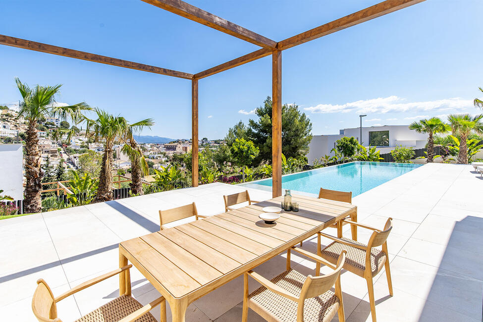 Exklusive Neubau-Villa mit zwei Pools und Blick ins Grüne in Génova, Palma