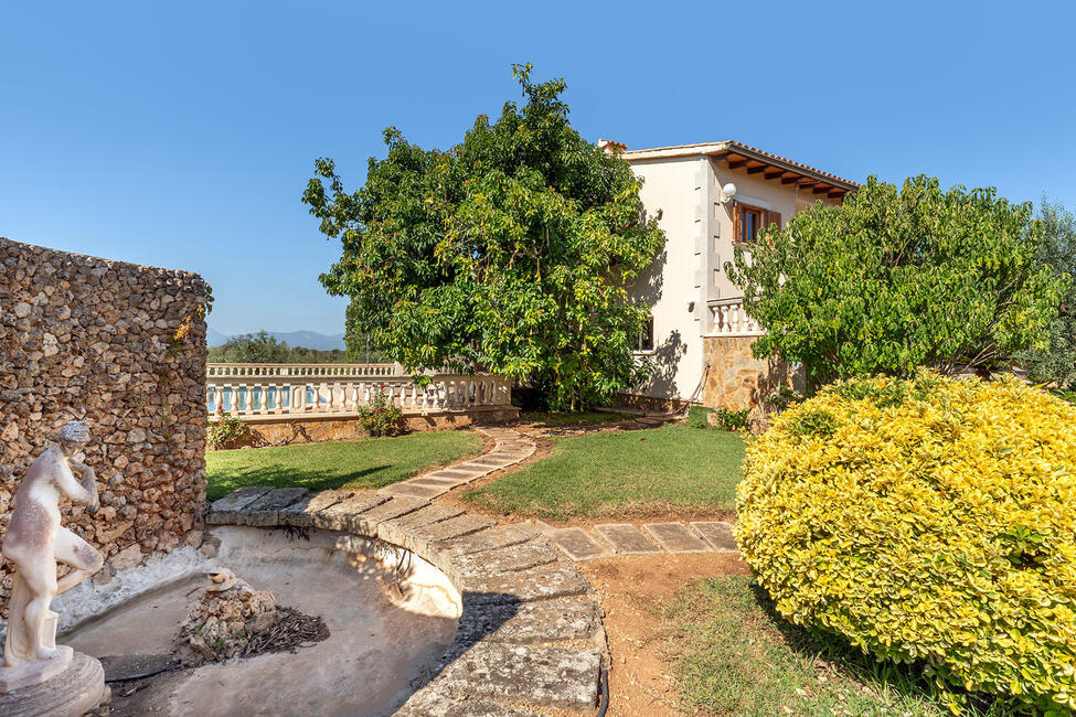 Mallorquinische Finca mit Pool und Weitblick auf die Berge in Marratxi