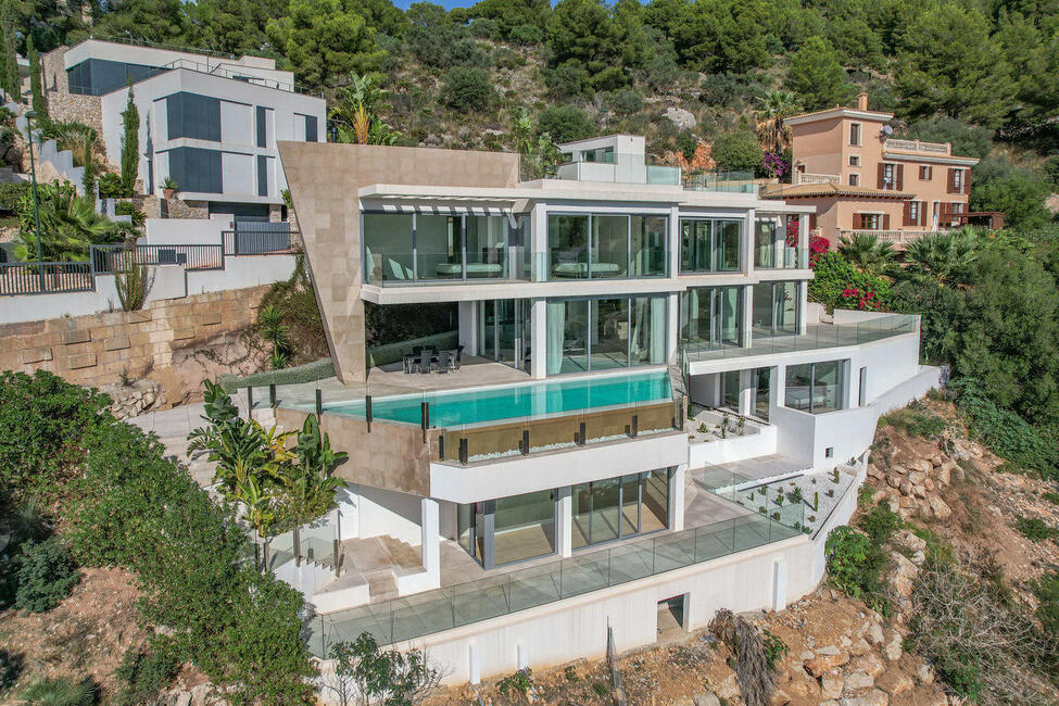 Hochmoderne Luxus-Villa mit atemberaubendem Meerblick in Canyamel