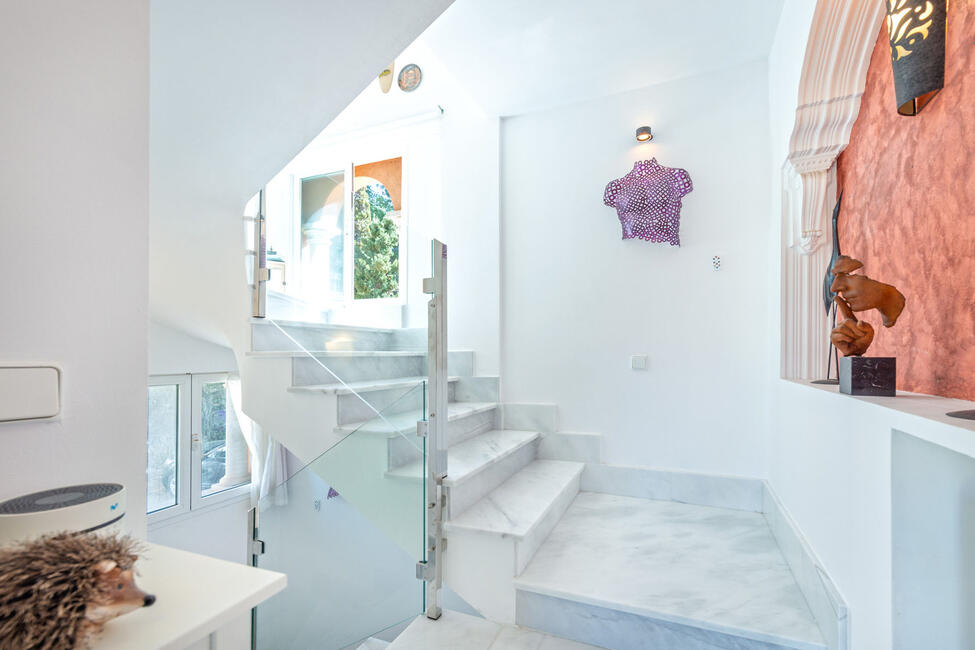 Charmante Villa mit Meerweitsicht in exklusiver Anlage mit Meerzugang in Santa Ponsa