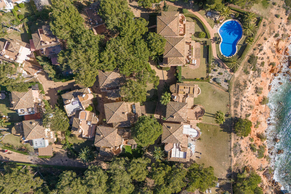 Charmante Villa mit Meerweitsicht in exklusiver Anlage mit Meerzugang in Santa Ponsa