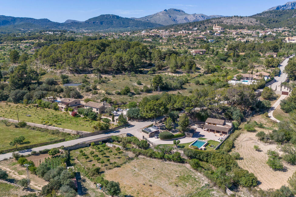 Preciosa finca con vistas a la montaña y piscina en Calvia