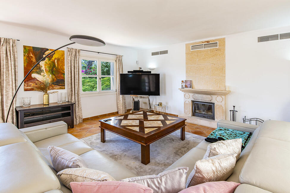 Sonnige Villa mit herrlichem Garten und Pool in Santa Ponsa