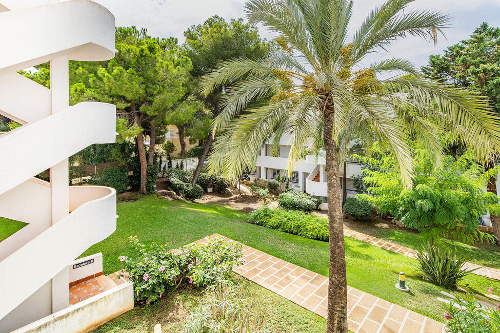 Attraktives Apartment mit Gemeinschaftspool in 1. Meereslinie von Santa Ponsa