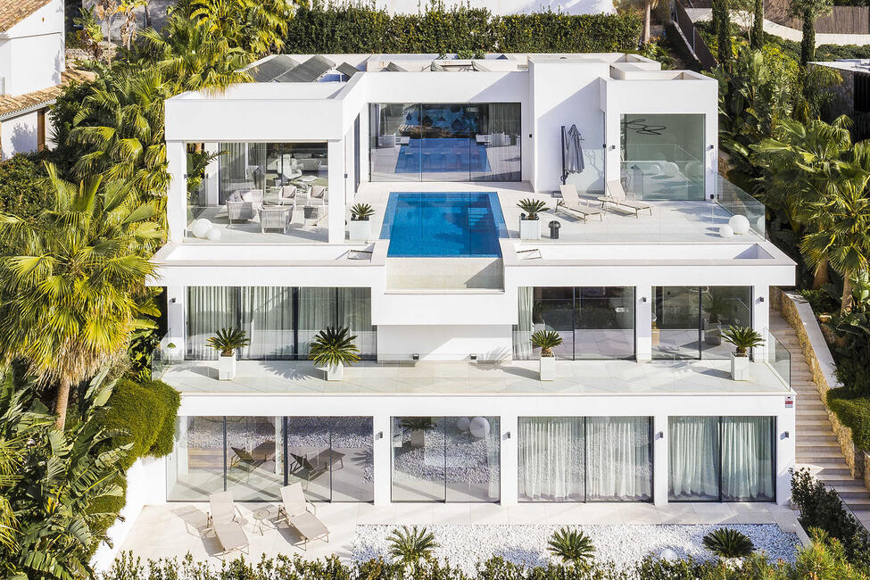 Traumhafte und hochwertig möblierte Neubau-Meerblick-Villa in Puerto Andratx