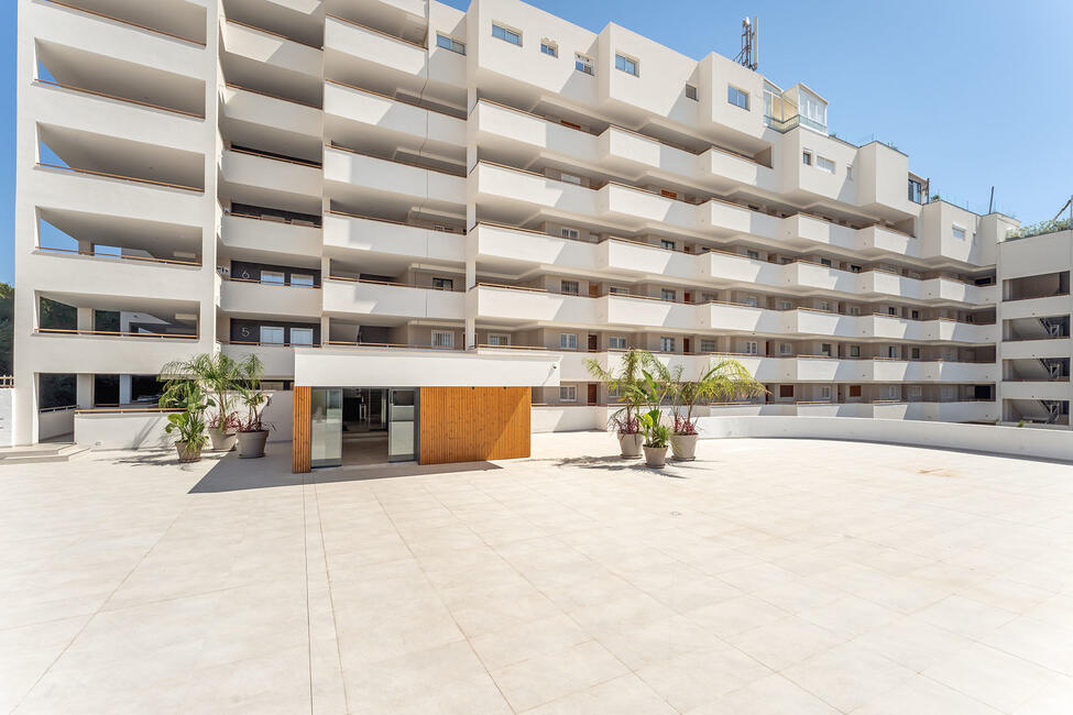 Hübsches Erdgeschoss-Apartment mit Garten- und Poolblick in Portals Nous