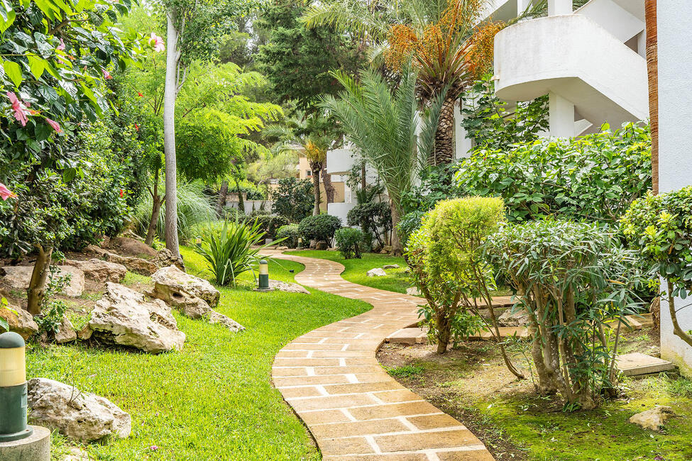 Attraktives Apartment mit Gemeinschaftspool in 1. Meereslinie von Santa Ponsa