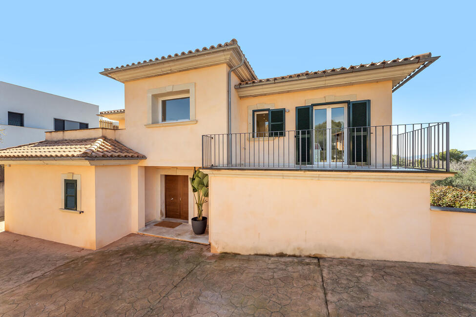Wunderschöne Villa mit Pool und Weitblick auf das Meer in Sa Cabaneta