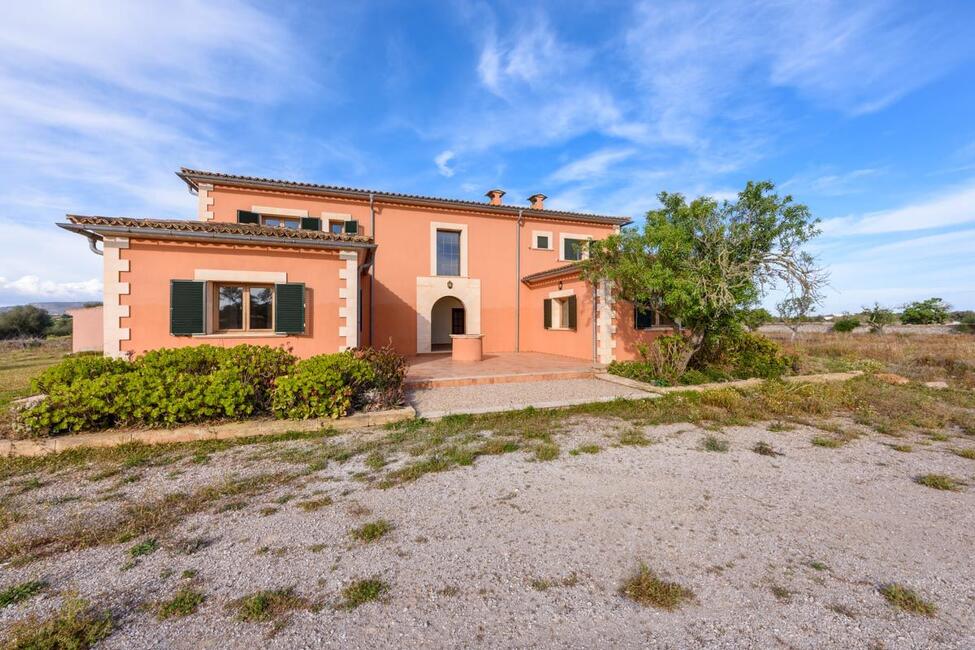 Rustikale Finca mit Pool unweit vom Strand in Santanyi