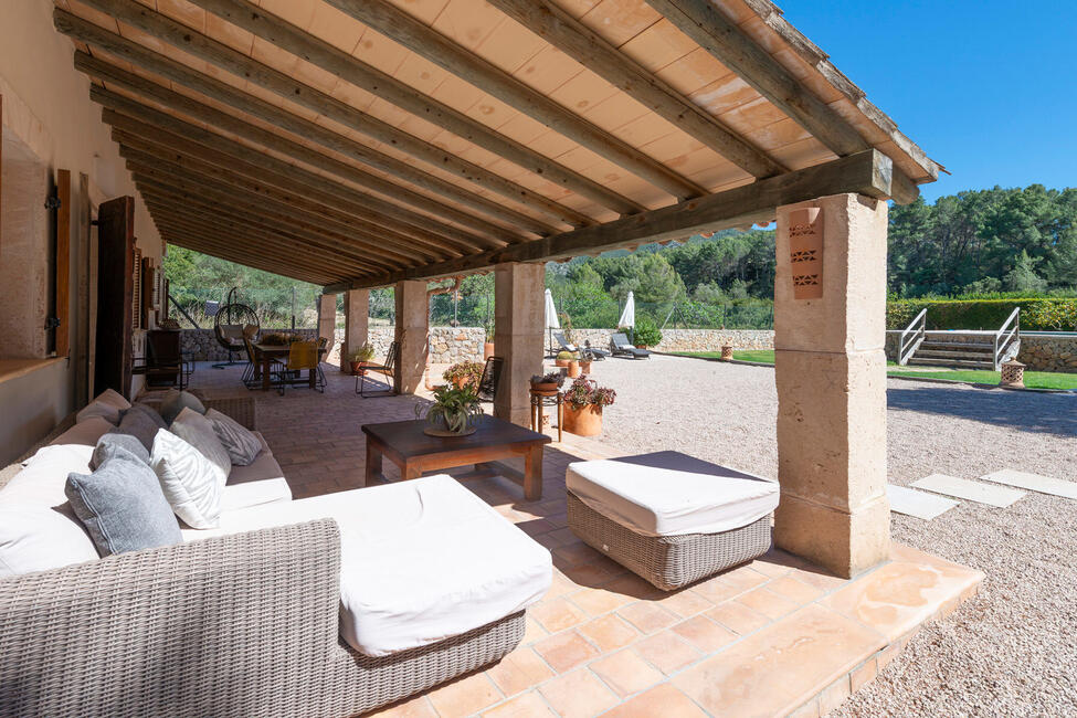 Beautiful finca with mountain views and pool in Calvia