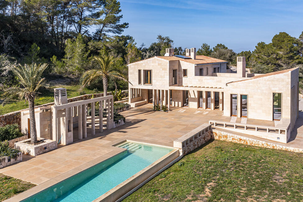 Unique finca with pool and mountain views in Cas Concos Des Cavaller