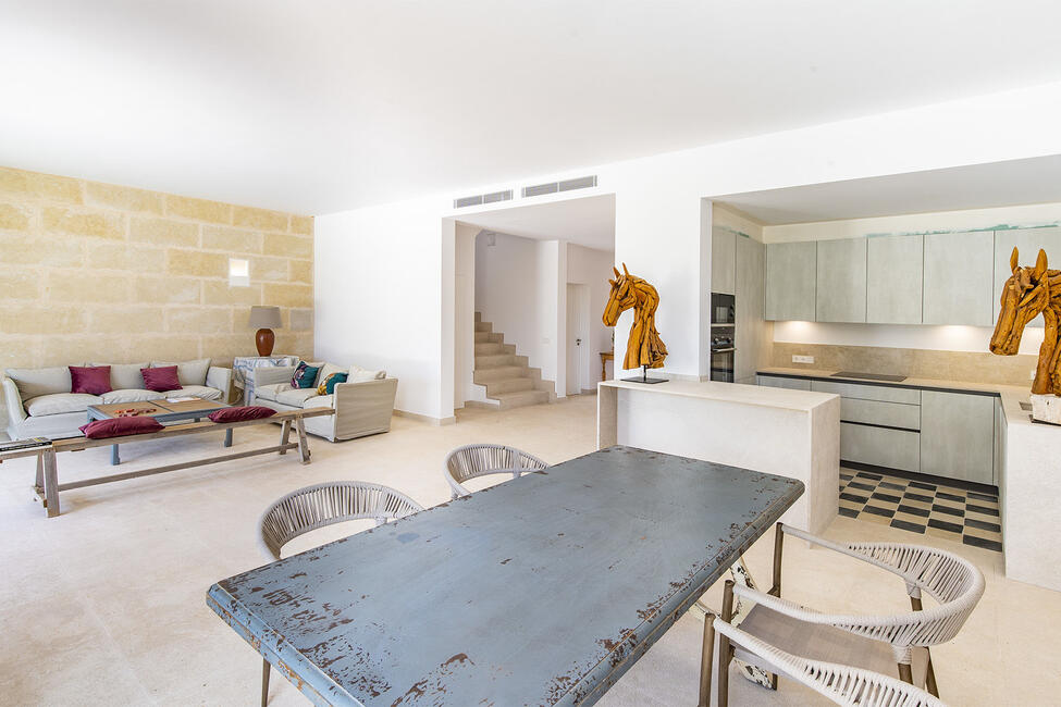 Exklusives Neubau-Reihenhaus mit Panoramablick und Pool in Ses Salines