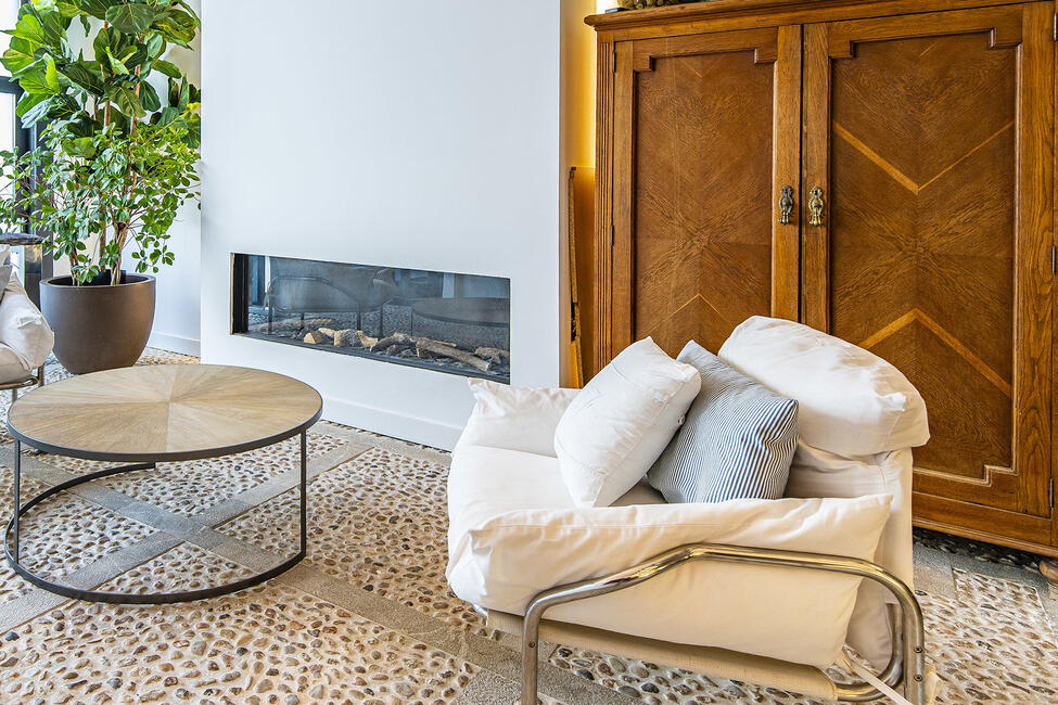 Top-renoviertes Duplex-Apartment mit Innenhof in Santa Catalina