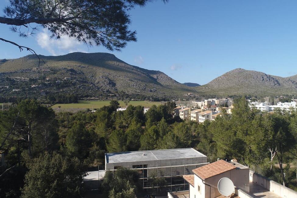 Lujosa villa de nueva construcción con piscina y magníficas vistas en Puerto Pollensa