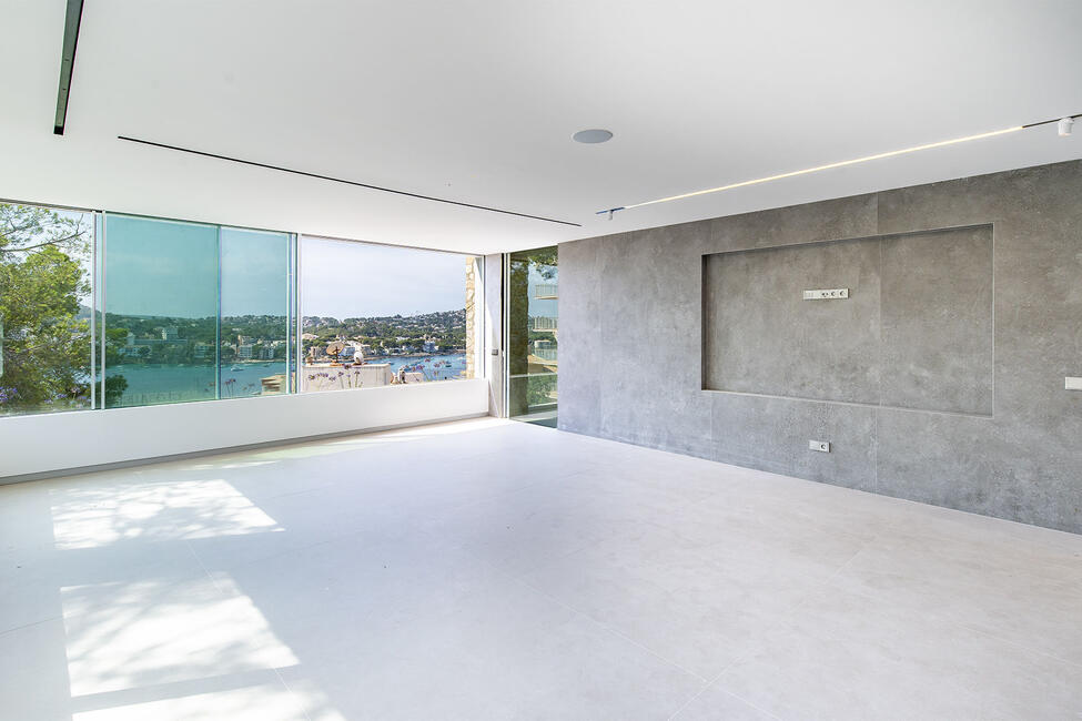 Luxuriöse Neubau-Villa mit Pool und Meerblick in Santa Ponsa
