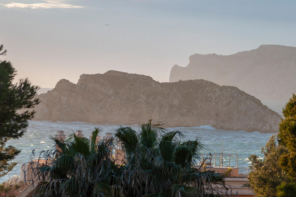 Charmante Villa mit Meerweitsicht in exklusiver Anlage mit Meerzugang in Santa Ponsa