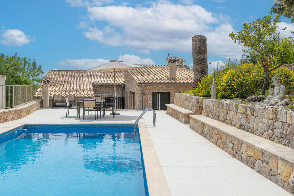 Hermosa casa adosada con piscina y licencia de alquiler de vacaciones en Caimari