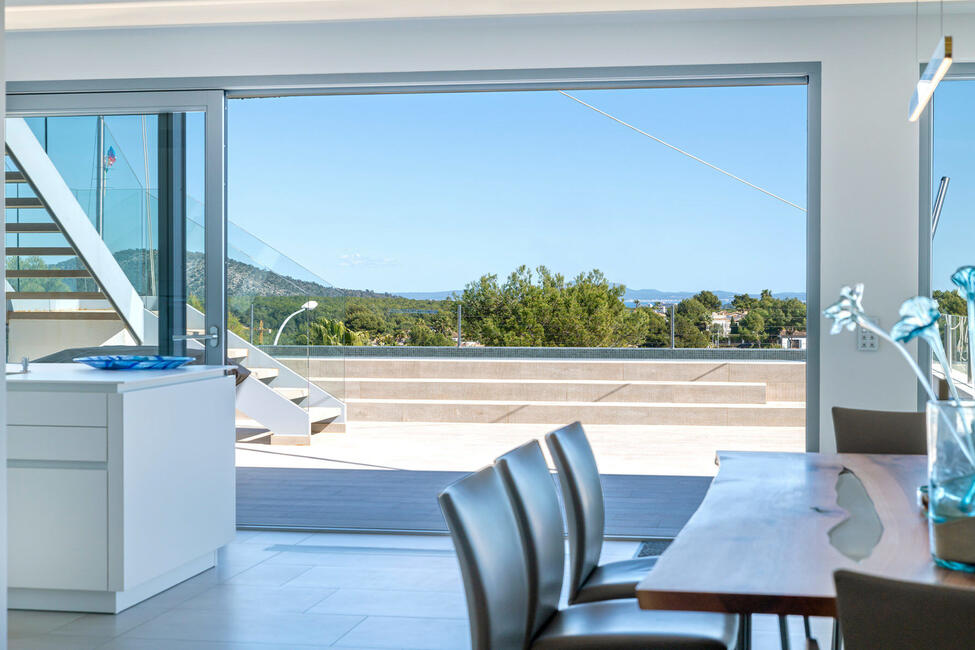 Luxuriöse Villa mit zwei Pools und Meerblick in Nova Santa Ponsa