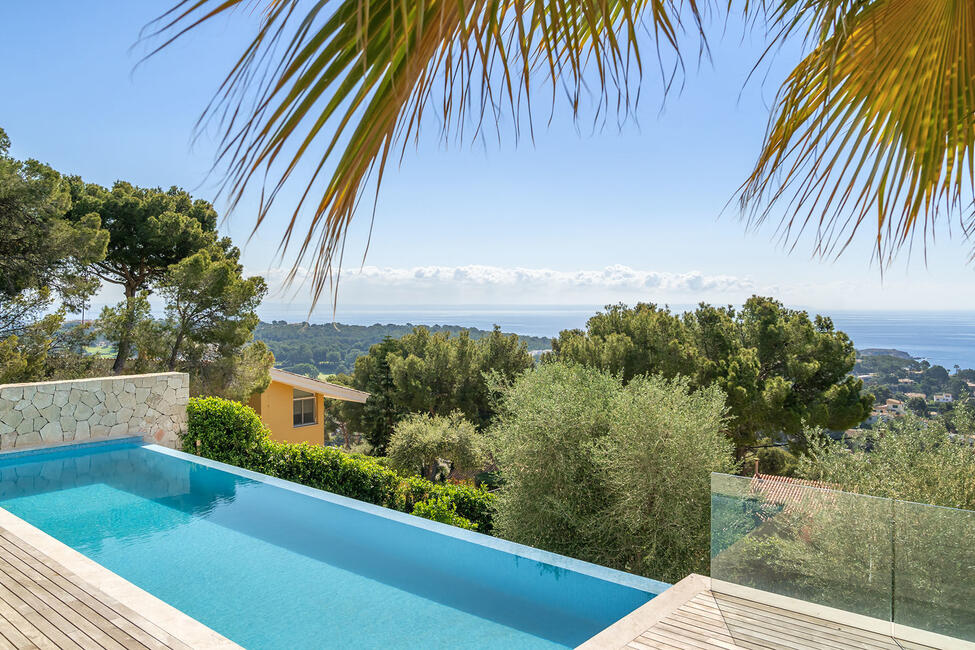 Moderna villa de nueva construcción con piscina e impresionantes vistas al mar en Portals Nous