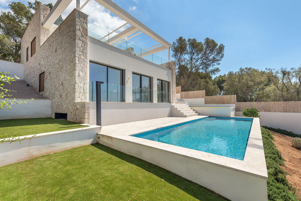 Elegant newly built villa with fantastic sea views in Portals Nous