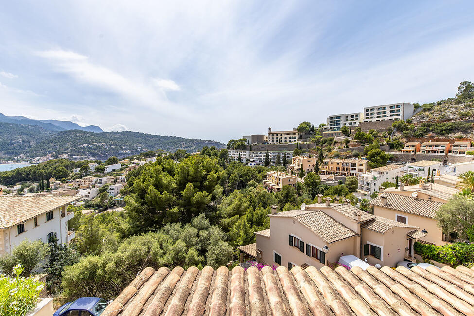 Tolles Maisonette-Apartment mit fantastischem Hafen- und Bergblick in Puerto Sóller