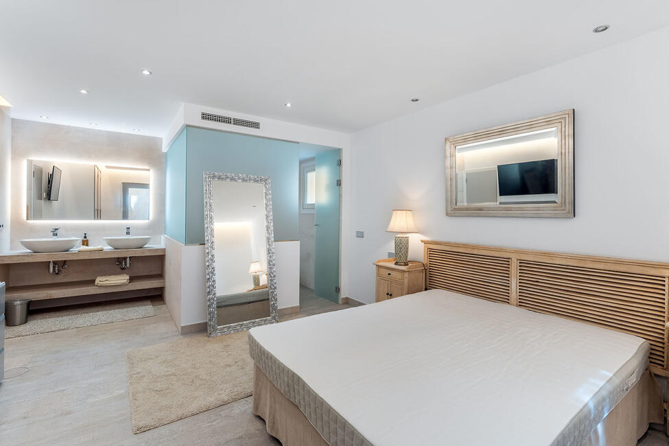 Aufwendig renovierte Villa mit fantastischem Meerblick in Costa d’en Blanes