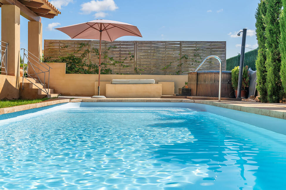 Soleado chalet con piscina y licencia de alquiler de vacaciones en Sa Rápita