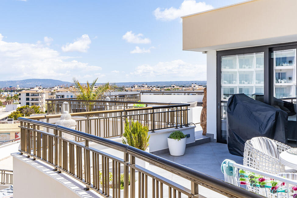 Luxurious penthouse on the seafront with parking space in Playa de Palma
