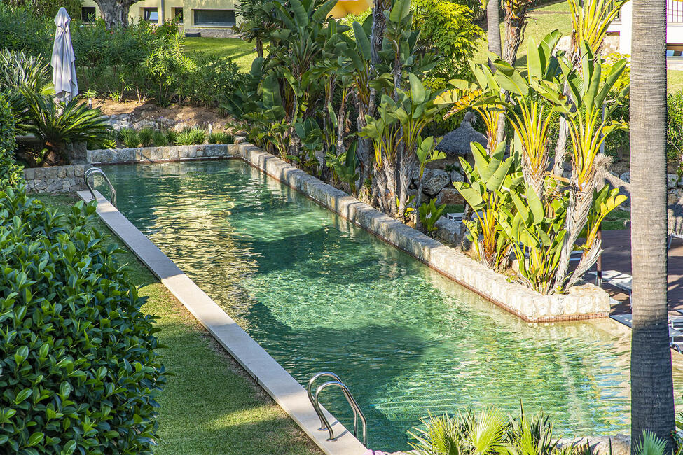 Elegantes Erdgeschoss-Apartment mit Privatgarten in Camp de Mar