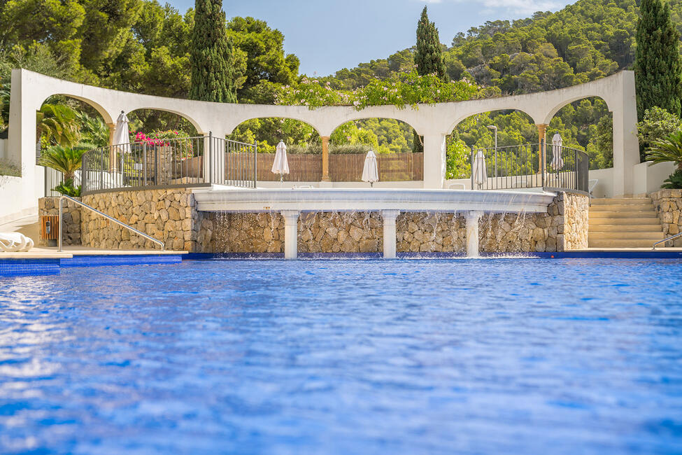 Exklusives Apartment mit Meerblick und Gemeinschaftspool in Puerto Andratx