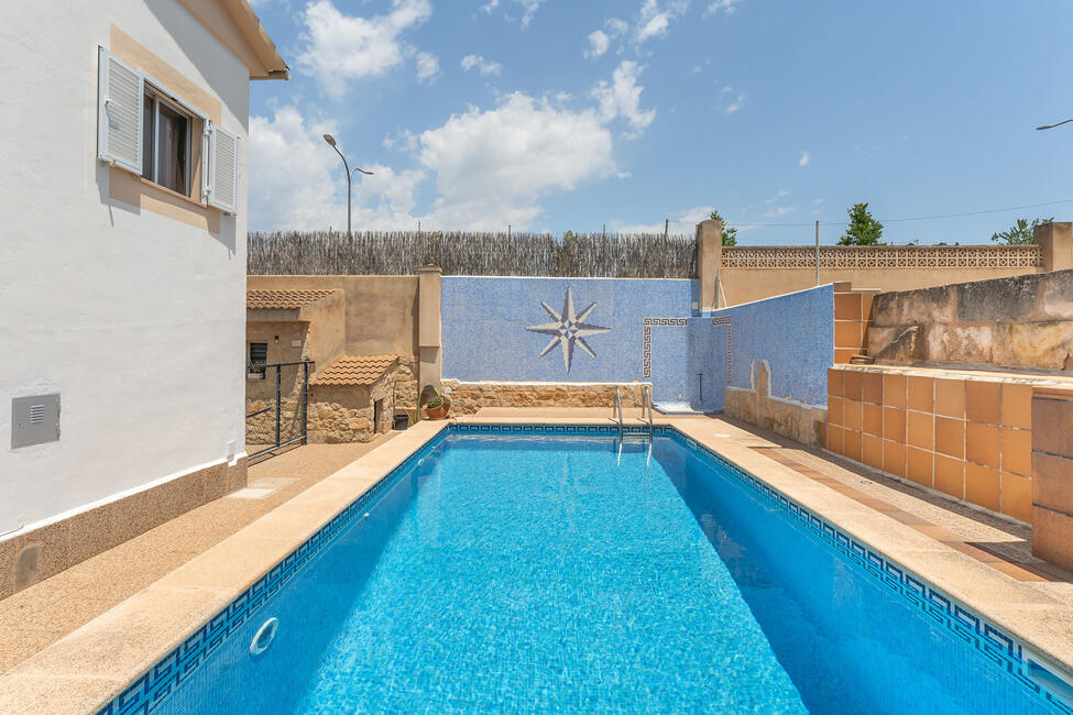 Traditional villa with pool and near the beach in Arenal
