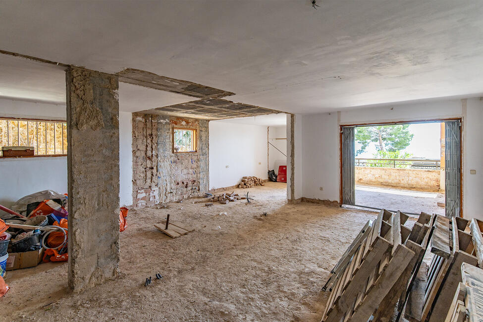 Investitionsgelegenheit: Meerblick-Erdgeschosswohnung mit hohem Potenzial in Illetas