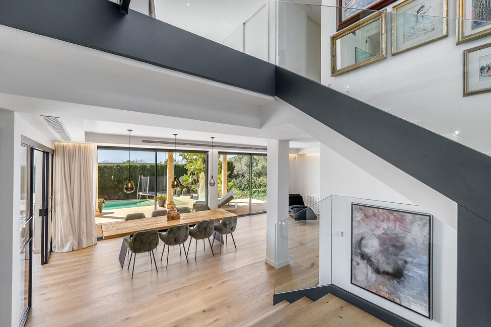 Wunderschöne Villa mit Pool und Weitblick auf das Meer in Sa Cabaneta