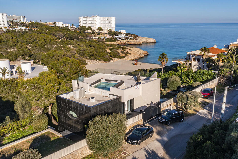Meerblick Villa mit Pool und direkten Strandzugang in Cala Murada