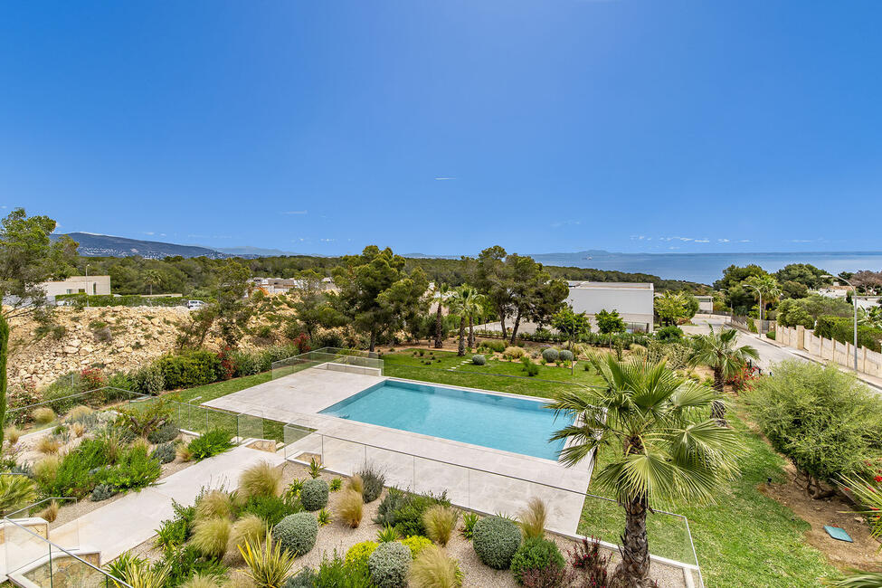 Neubau-Luxusvilla mit wunderschönem Meerblick in Sol de Mallorca