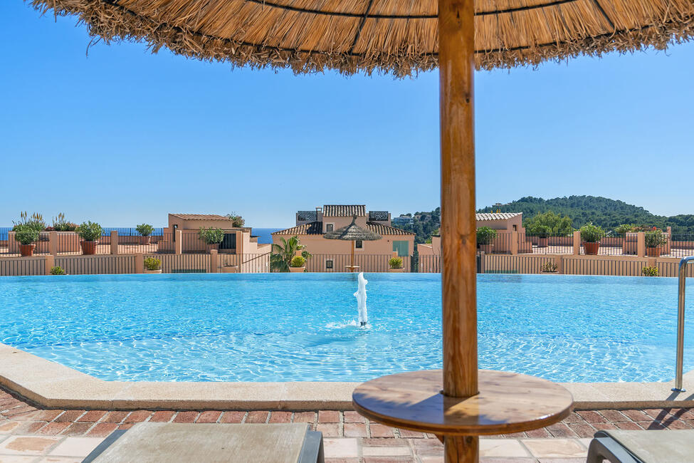 Fantástico ático con vistas al mar cerca del campo de golf en Bendinat