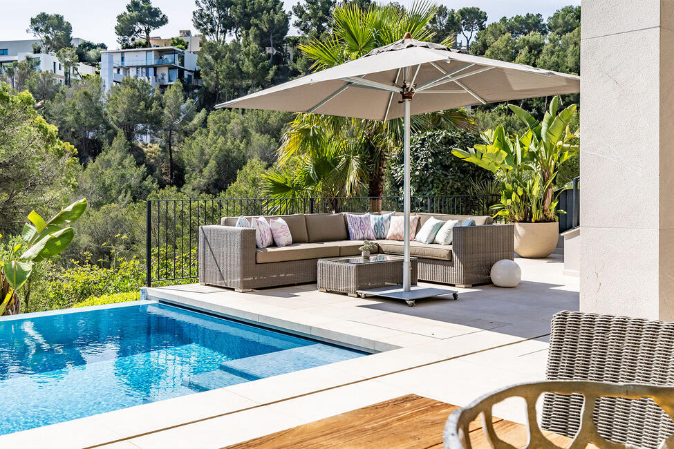 Luxuriöse und lichtdurchflutete Villa in Costa d’en Blanes