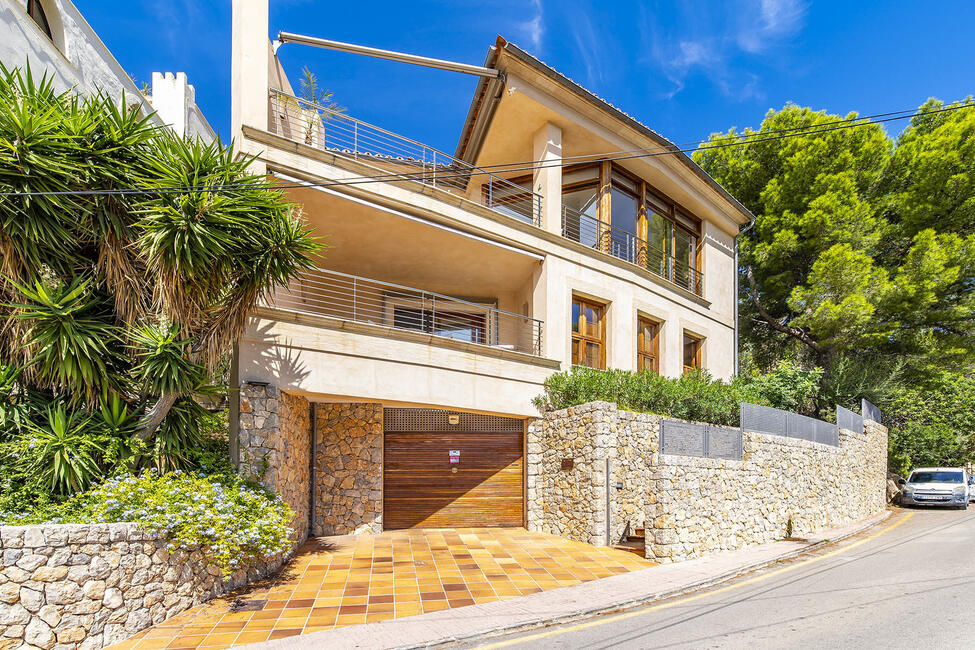 Einmalige Villa mit traumhaftem Meer- und Hafenblick in Puerto de Sóller