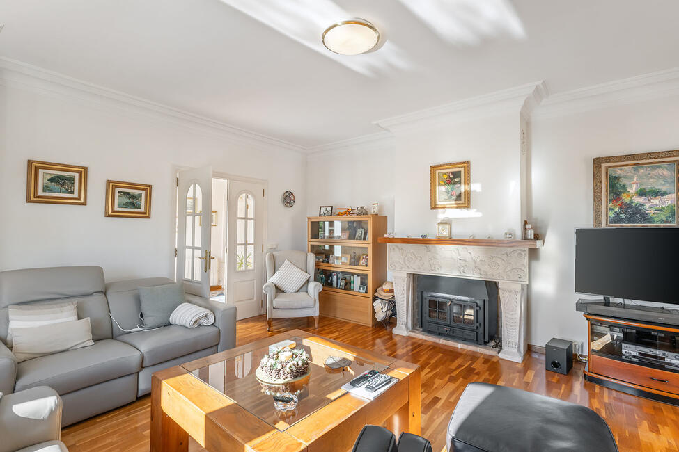 Fantastische Villa mit Gästeapartment und Teilmeerblick in Costa d’en Blanes
