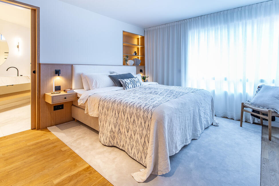 Luxuriöses Apartment mit Teilmeerblick und Balkonen in Santa Catalina