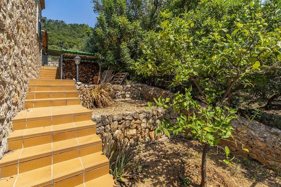 Rustikale Villa mit Salzwasserpool und Garten in Alaró