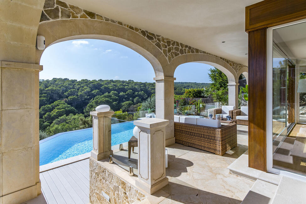 Beautiful villa with sea view and elevator in Sol de Mallorca