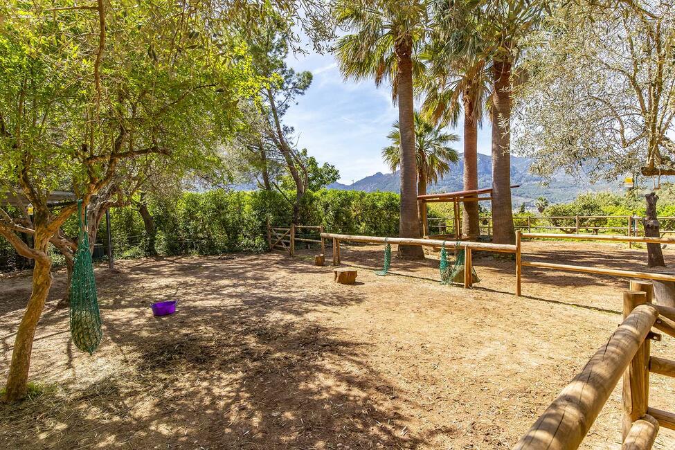 Charming finca with guest house and mountain views near Sóller
