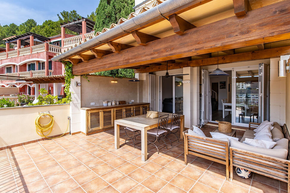 Tolles Maisonette-Apartment mit fantastischem Hafen- und Bergblick in Puerto Sóller