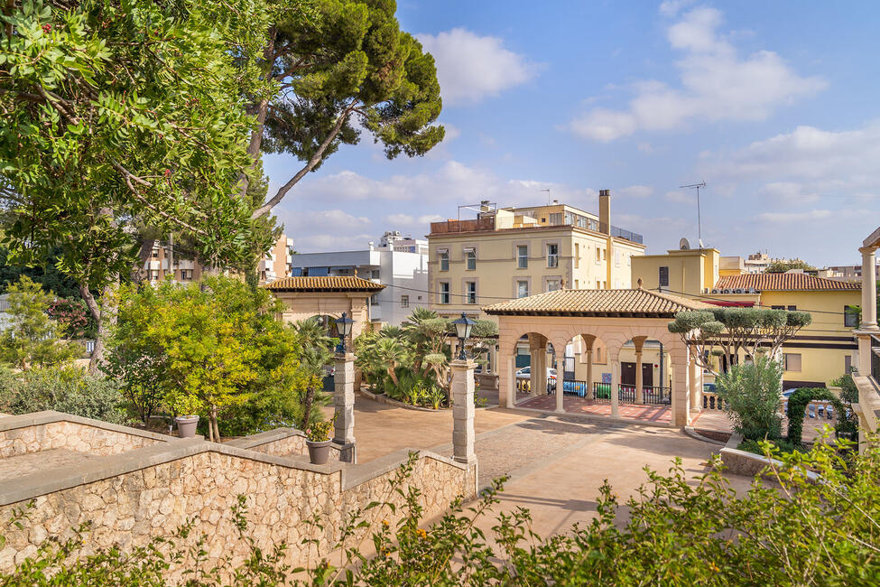 Wunderschöner Stadtpalast mit Pool und Hafenblick in Palma – Son Armadams