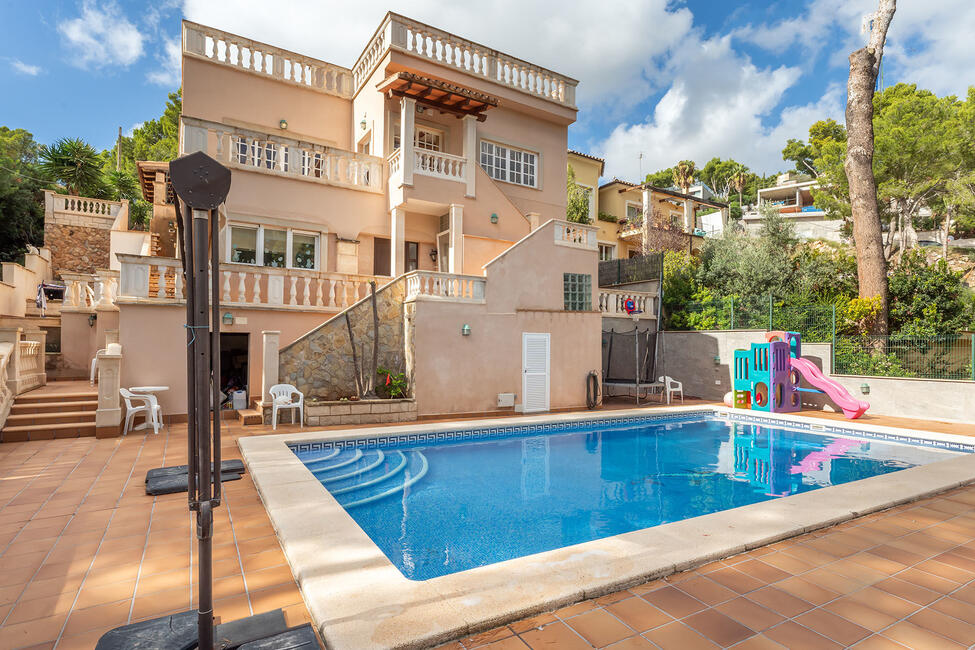 Mediterrane, renovierungsbedürftige Villa mit Pool in Costa den Blanes